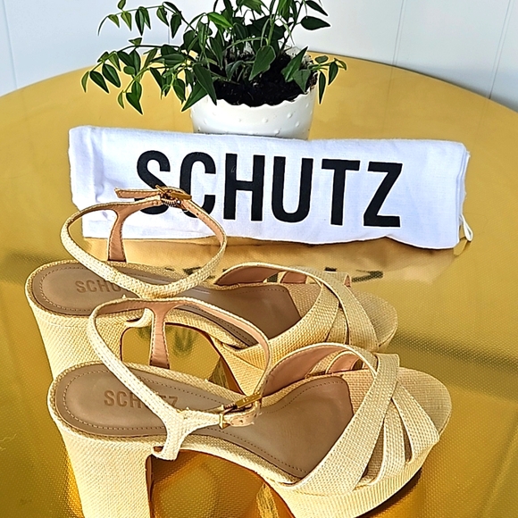 Schutz Keefa Sandal | Size 8 - Picture 4 of 7